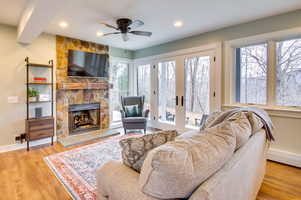 Modern Nellysford Getaway on 40 Private Acres! House in Nelson County