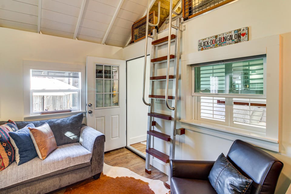 Pensacola Tiny House < 1 Mi to Bayview Park! House in Pensacola