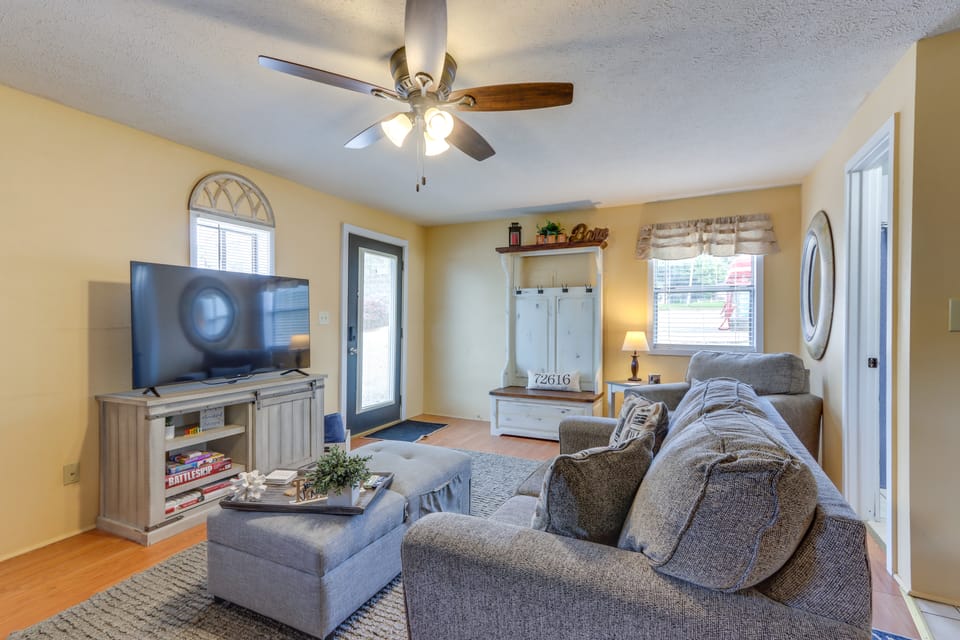 12 Mi to Eureka Springs: Charming Studio Retreat Apartment in Arkansas