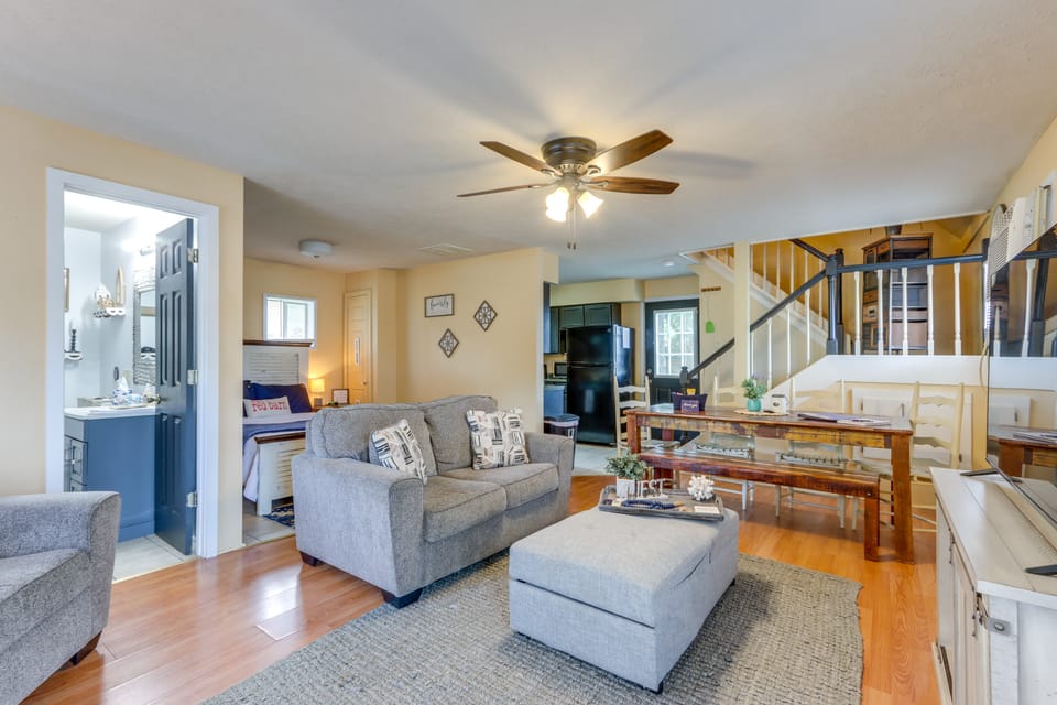 12 Mi to Eureka Springs: Charming Studio Retreat Apartment in Arkansas