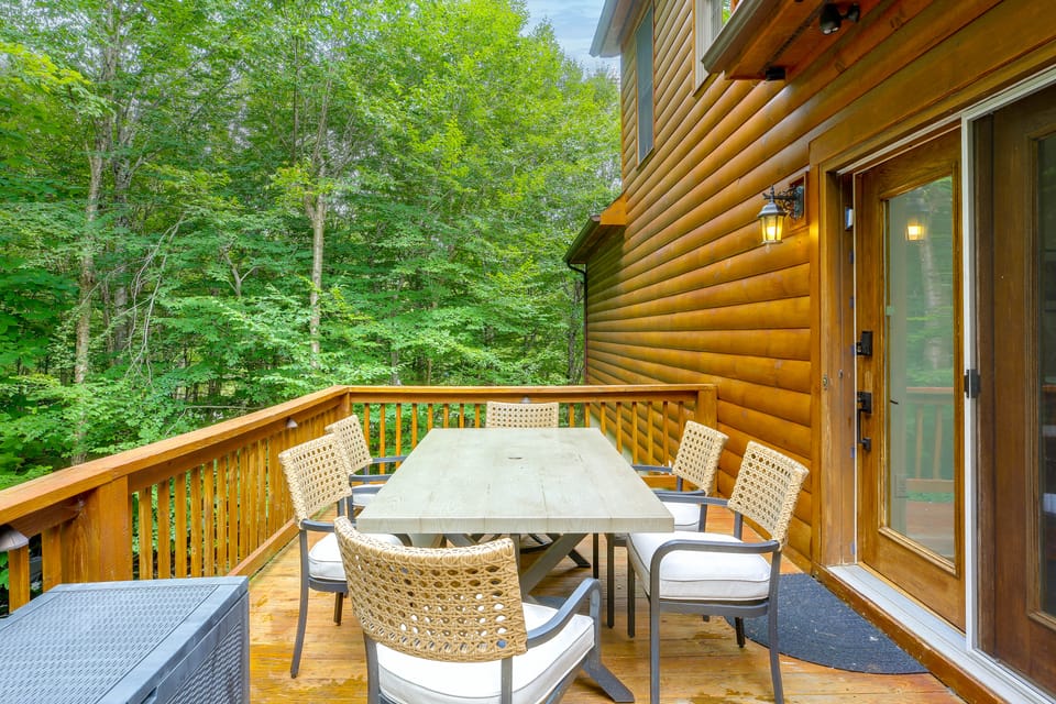 Deck + Scenic Views: Beech Mtn Group Getaway House in Beech Mountain