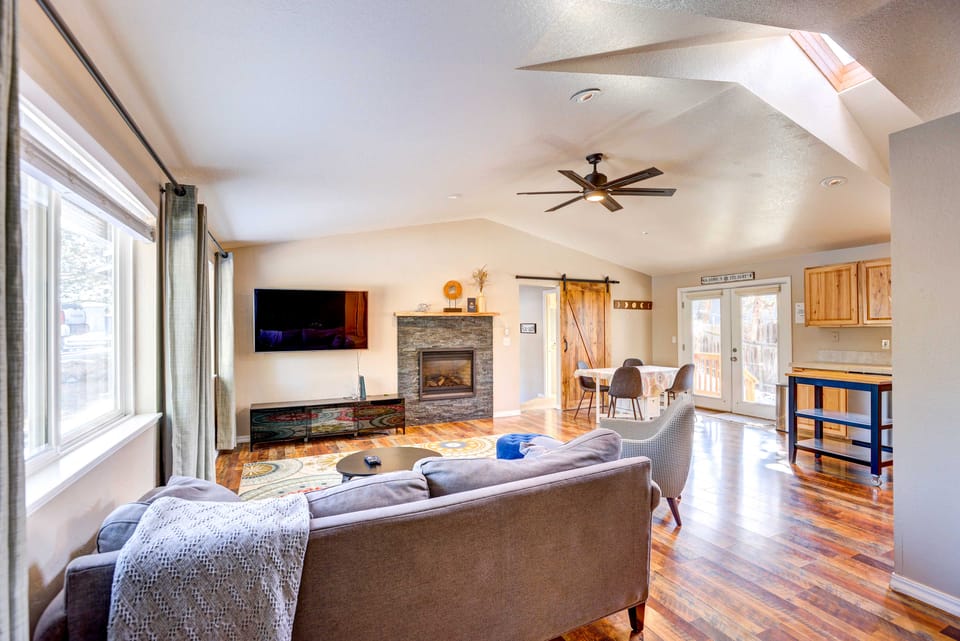 Pet-Friendly Bend Home ~ 2 Mi to Downtown House in Bend