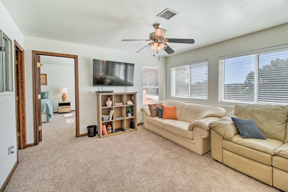 Patio, Grill & Fire Pit: Show Low Escape! Apartment in Arizona