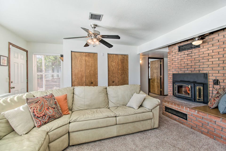 Patio, Grill & Fire Pit: Show Low Escape! Apartment in Arizona