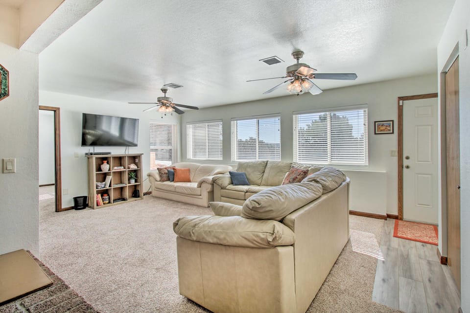 Patio, Grill & Fire Pit: Show Low Escape! Apartment in Arizona