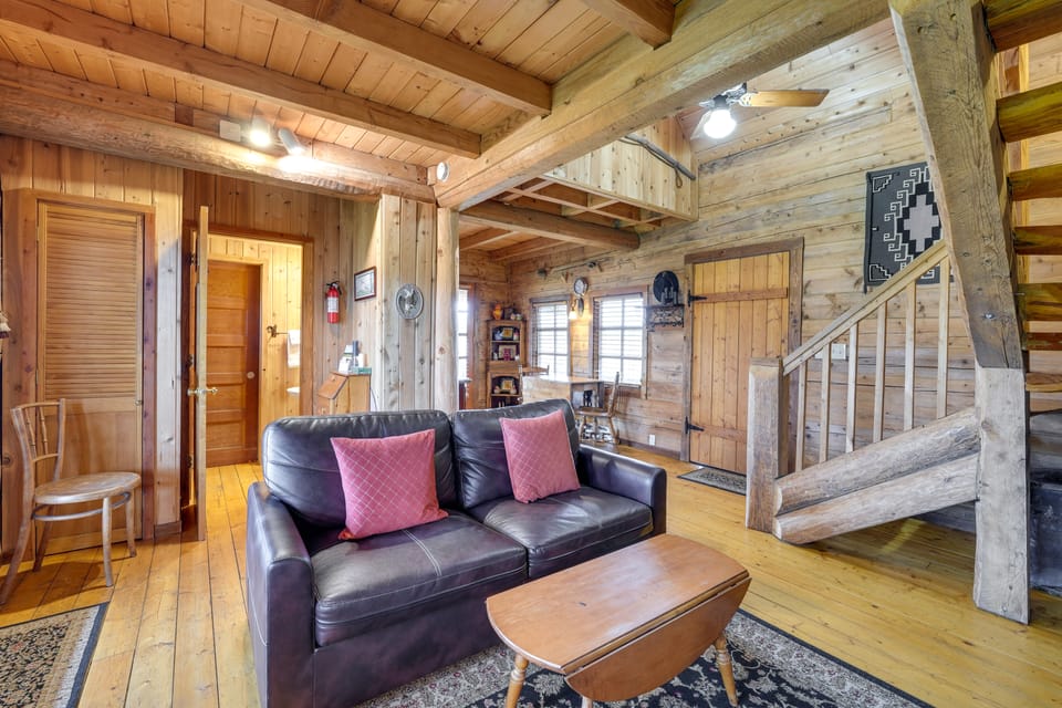 Private Hot Tub: 'Blue Sky Cabin' in Sequim House in Washington