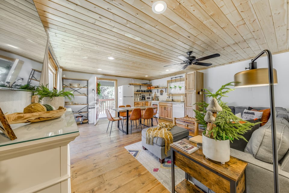 Ruidoso Cabin Rental w/ Hot Tub: Walk to Main! House in Ruidoso