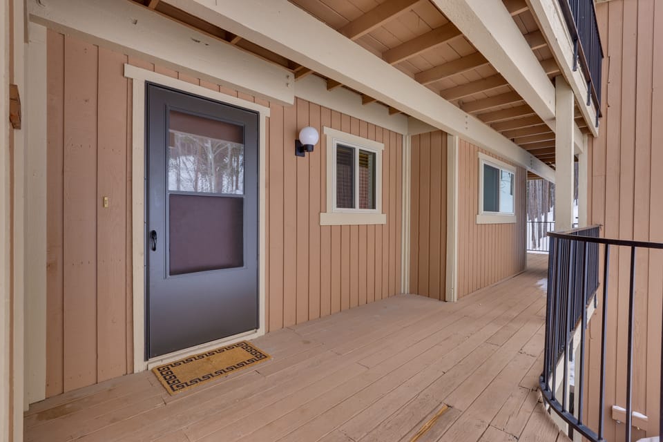 Winter Park Condo Rental ~ 2 Mi to Ski Resort! Apartment in Fraser