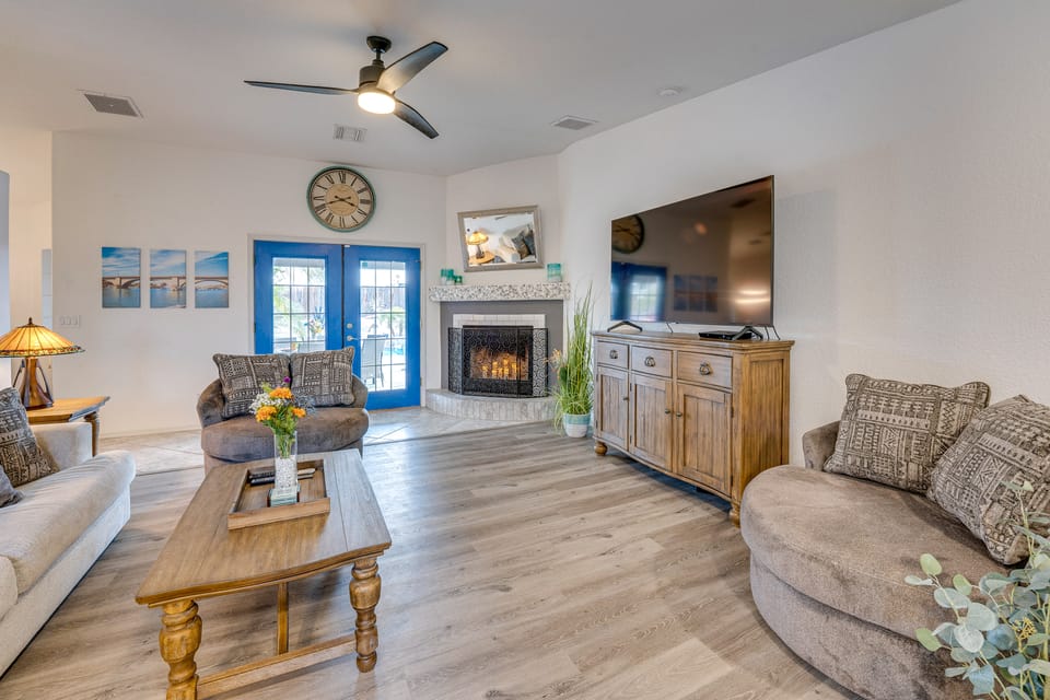 Pool, Spa & Mtn Views: Lake Havasu City Home House in Lake Havasu City
