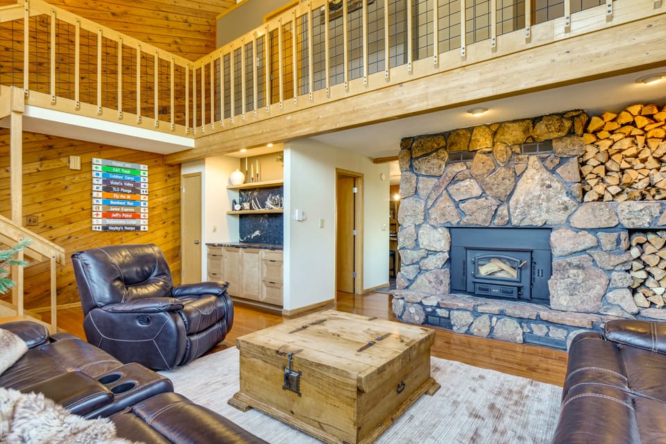 Private Deck & Hot Tub: Silverthorne Home! House in Wildernest