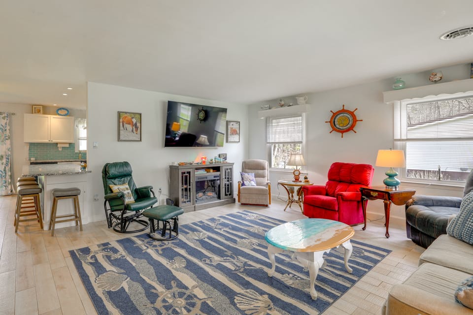 Families w/ Pets! Home 4 Mi to Ocean City Beach House in Worcester County