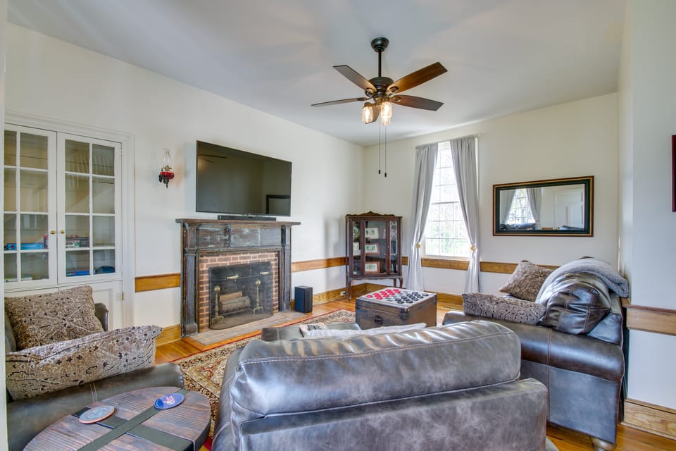 Idyllic Appomattox Home w/ Porch & Rocking Chairs! House in Virginia