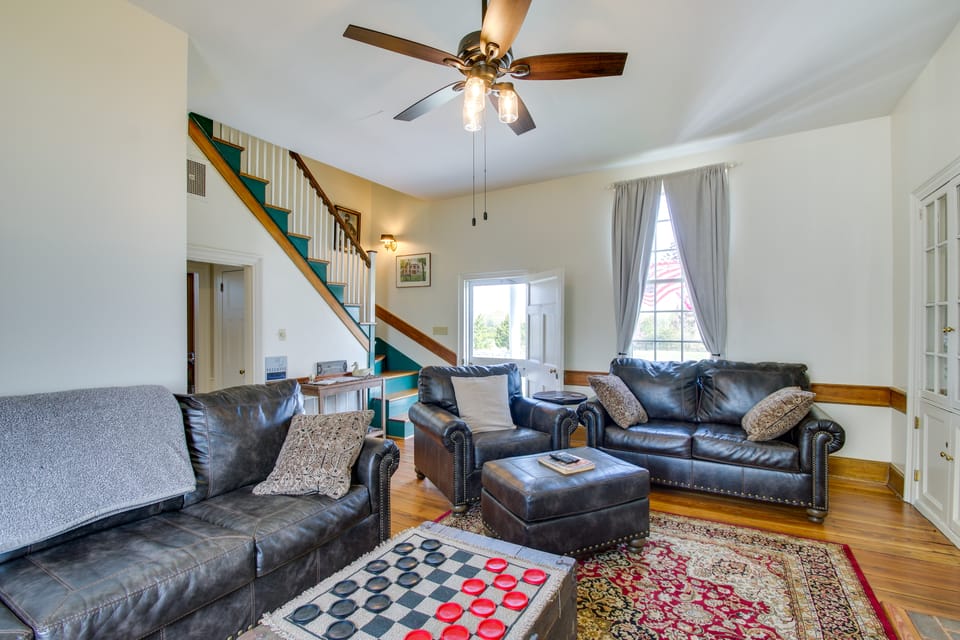 Idyllic Appomattox Home w/ Porch & Rocking Chairs! House in Virginia