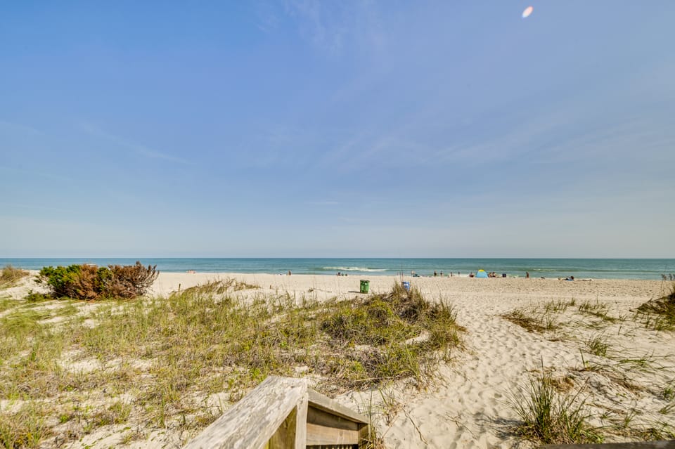 Oceanfront Myrtle Beach Condo: Resort-Style Perks! Apartment in Myrtle Beach
