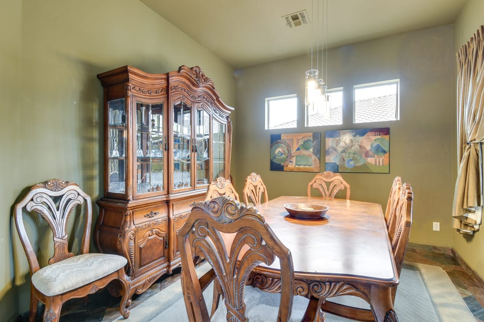 Luxe Couples Retreat w/ Pool & Outdoor Kitchen! House in Desert Ridge