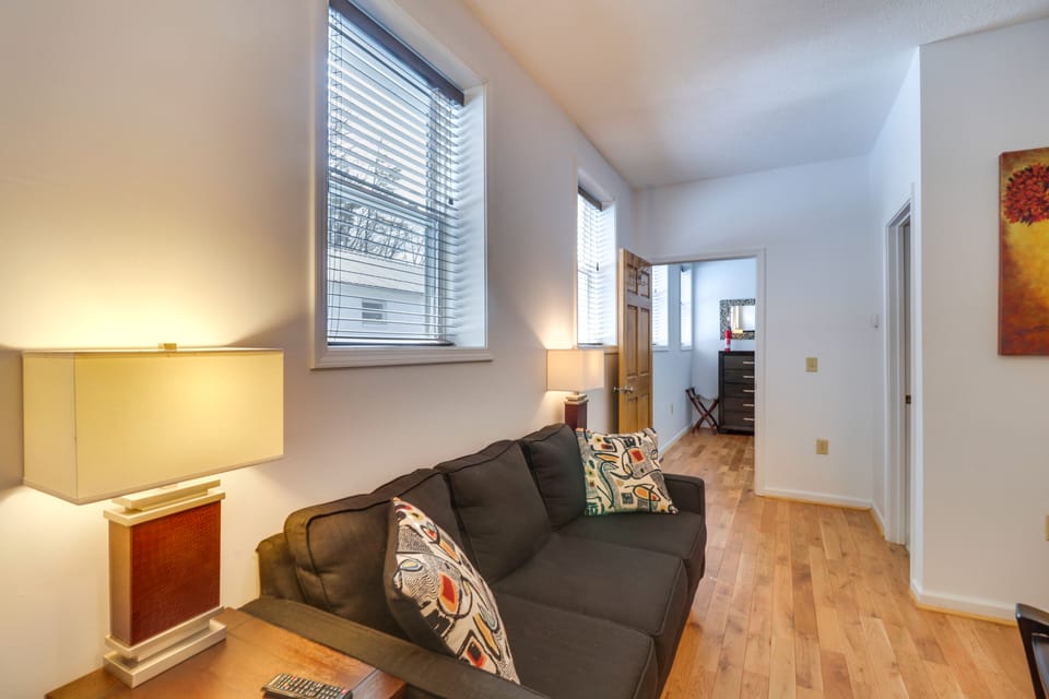 Downtown Marlinton Vacation Rental Apartment! Apartment in Shenandoah Valley