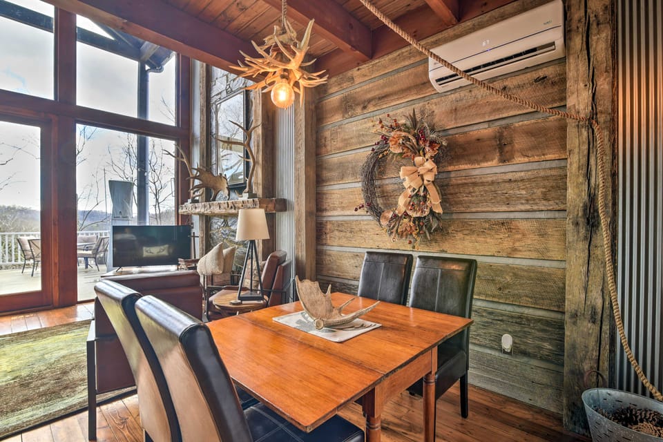 Lakefront Lewisburg Vacation Rental w/ Deck! House in Kentucky