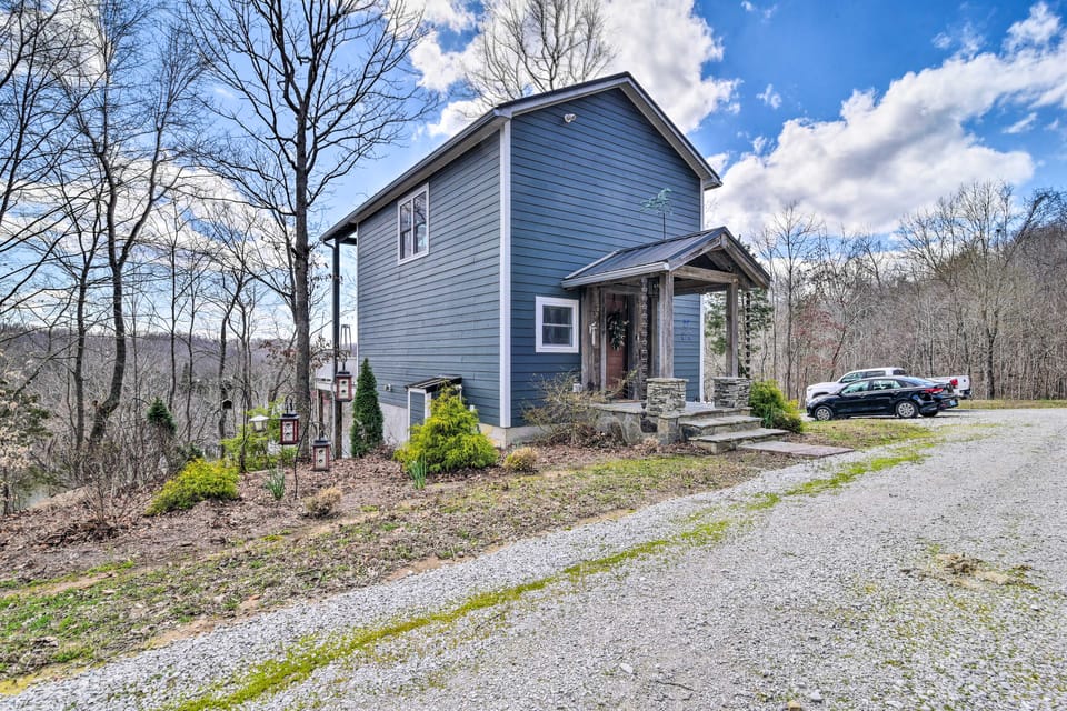 Lakefront Lewisburg Vacation Rental w/ Deck! House in Kentucky