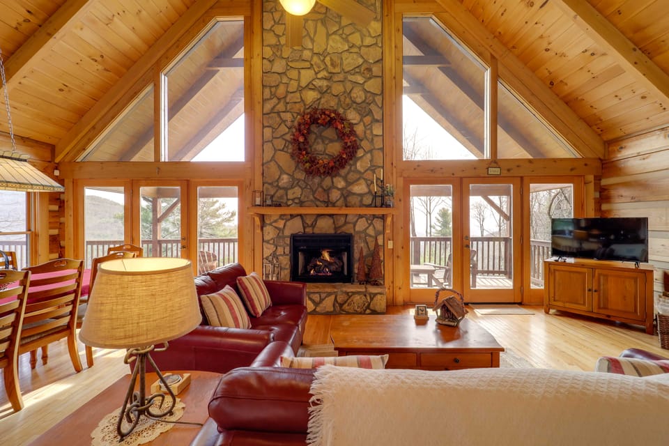 Smoky Mountain Vacation Rental w/ Large Deck! House in Watauga