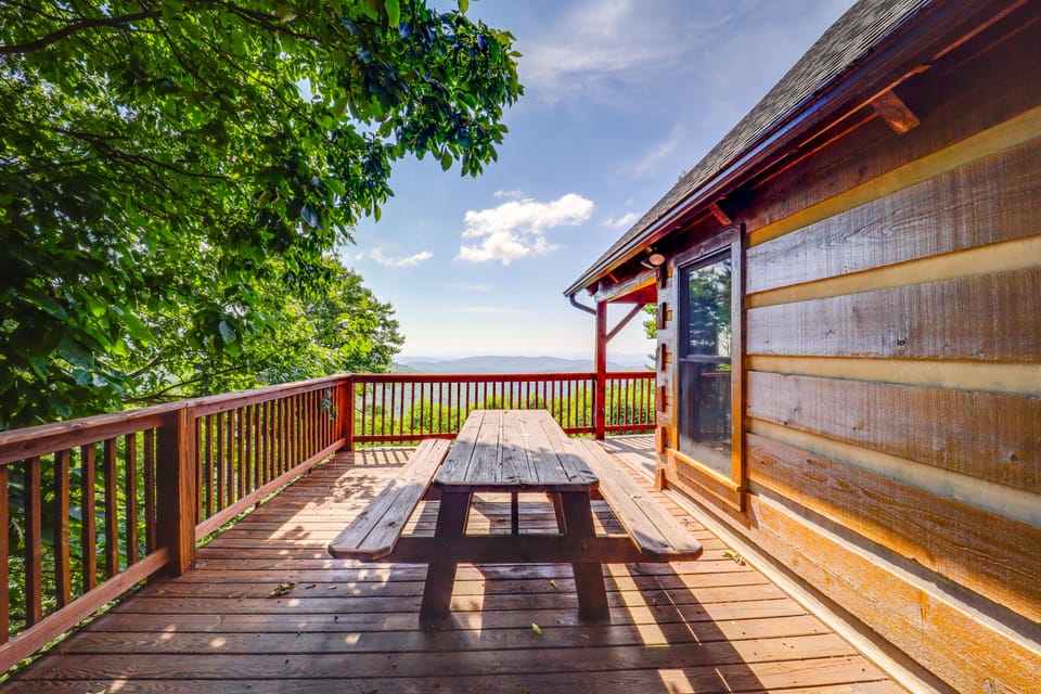 Smoky Mountain Vacation Rental w/ Large Deck! House in Watauga