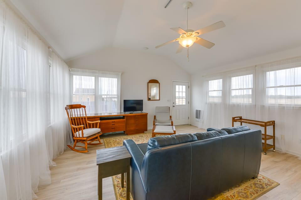 Private Beach Access! Bayfront Cape May Cottage Cottage in Middle Township