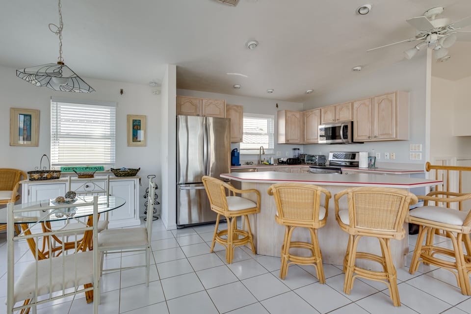 Nettles Island, Jensen Beach Home w/ Patio & Grill House in Hutchinson Island