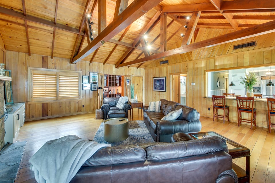 Decks & Lake Views: Waterfront Hot Springs Home! House in Hot Springs