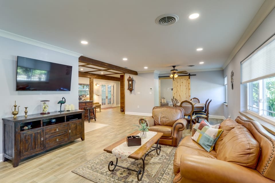 Charming Home w/ Yard ~ 5 Mi to Clearwater Beach! House in Tampa Bay