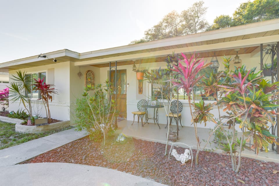 Charming Home w/ Yard ~ 5 Mi to Clearwater Beach! House in Tampa Bay