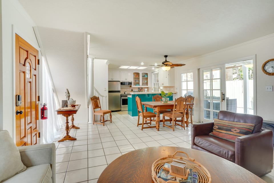 Dreamy Catalina Island Home, Walk to Beach & Ferry Apartment in Avalon