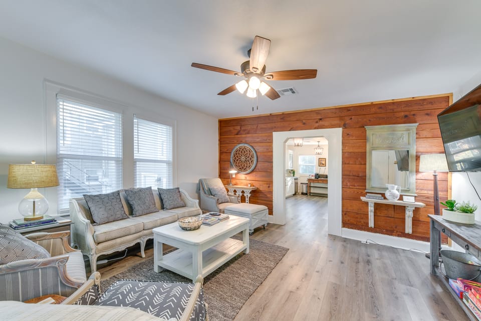 3 Mi to Baylor U: Home w/ Shared Yard House in Waco