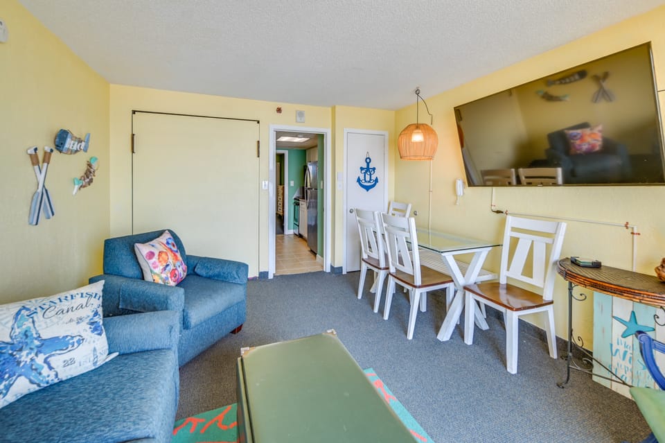 Myrtle Beach Oceanfront Condo w/ Pool & Lazy River Apartment in Myrtle Beach