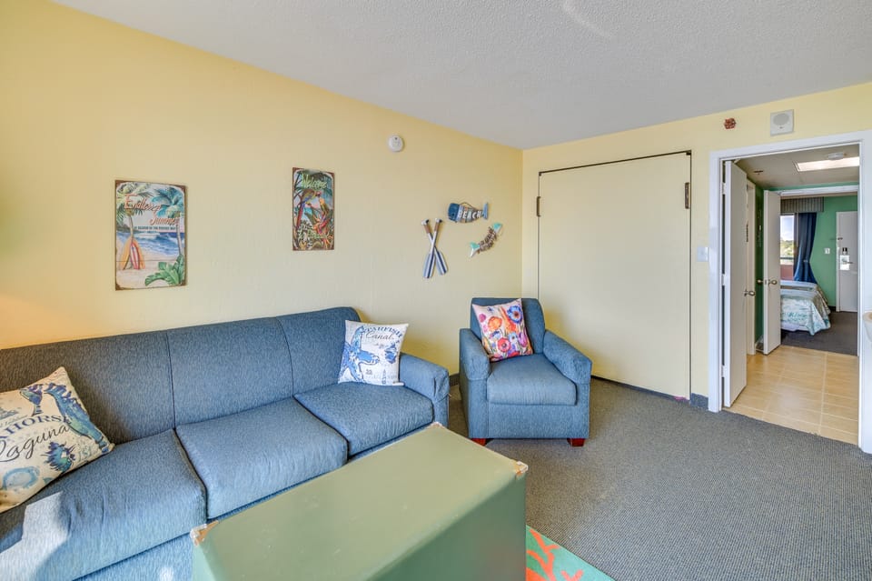 Myrtle Beach Oceanfront Condo w/ Pool & Lazy River Apartment in Myrtle Beach