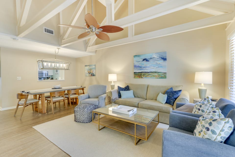 Walk to Beach: Hilton Head Island Resort Gem Apartment in Hilton Head Island