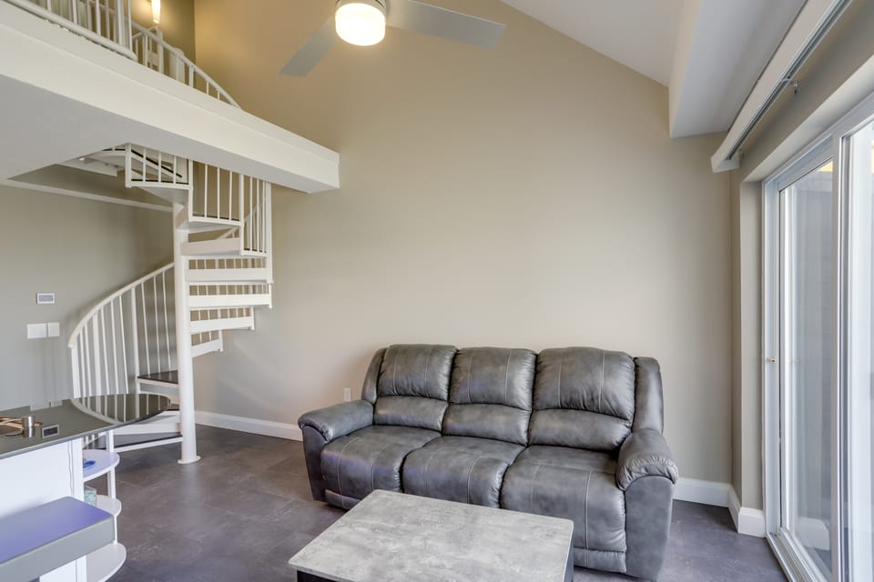 Waterfront Middle Bass Condo w/ Lake Erie Views! Apartment in Lake Erie