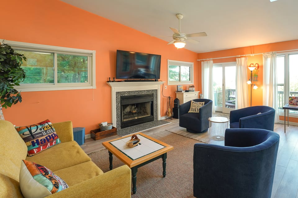 Family Friendly Mears Cottage - Walk to the Beach! Cottage in Michigan