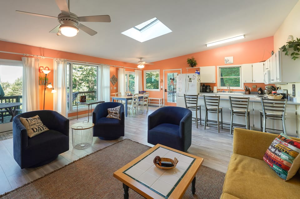 Family Friendly Mears Cottage - Walk to the Beach! Cottage in Michigan