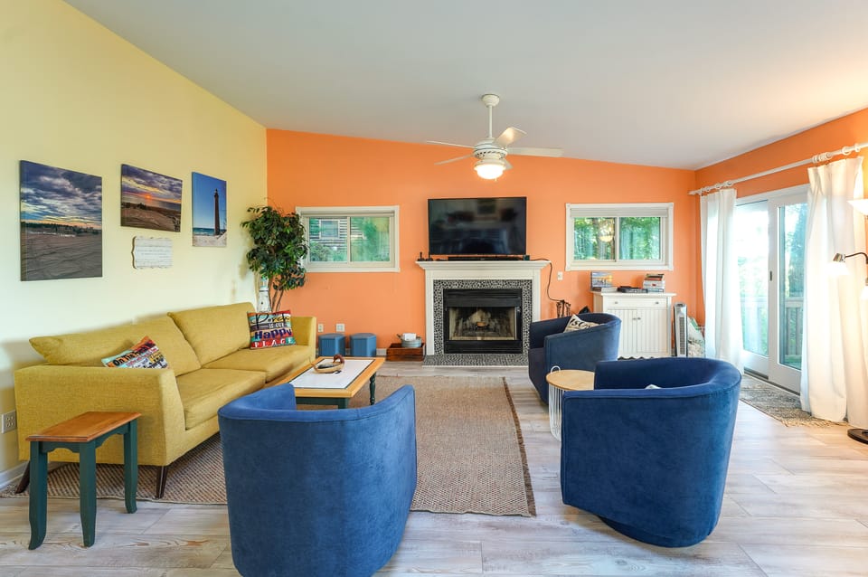 Family Friendly Mears Cottage - Walk to the Beach! Cottage in Michigan