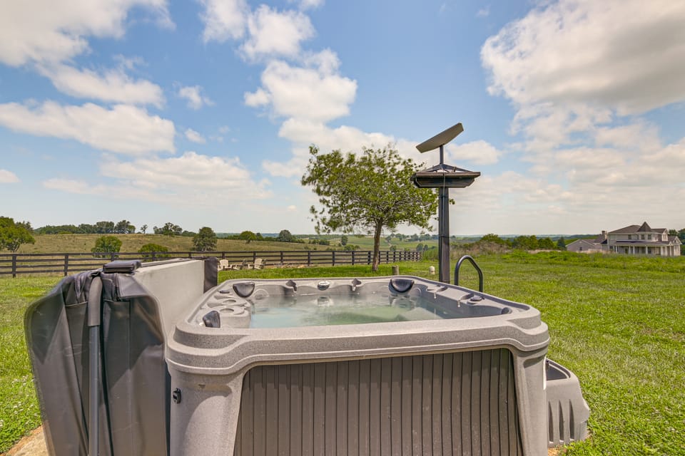 Quiet Kentucky Vacation Rental w/ Hot Tub House in Ohio