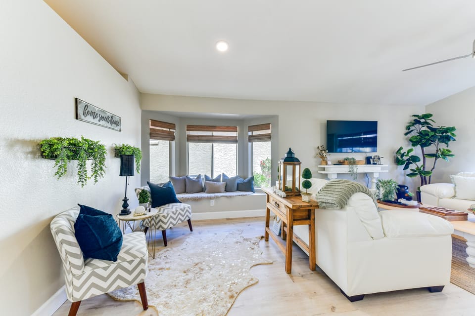 Pool Access! Extended Snowbird Escape in Gilbert House in Gilbert