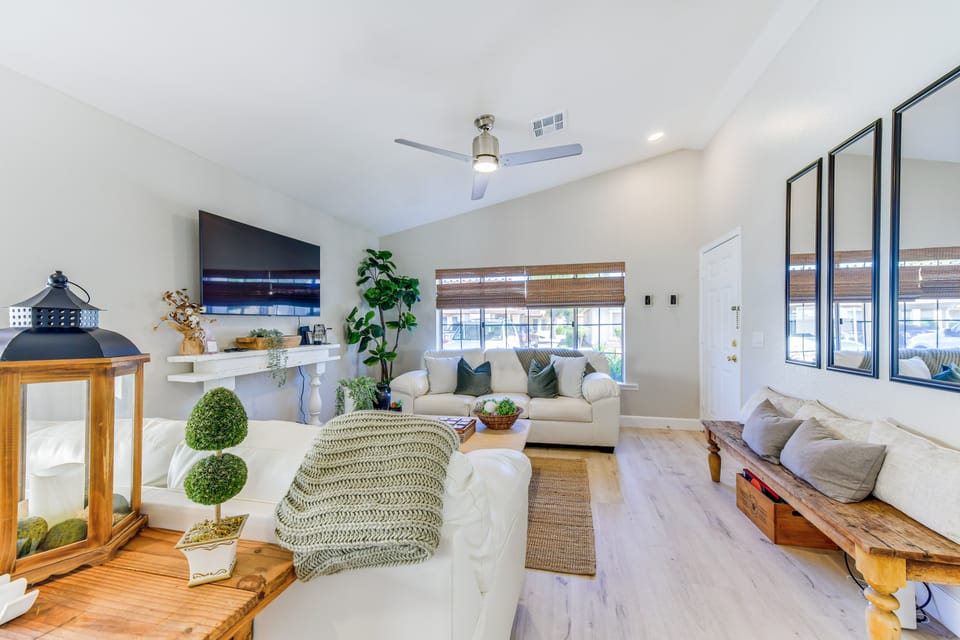 Pool Access! Extended Snowbird Escape in Gilbert House in Gilbert