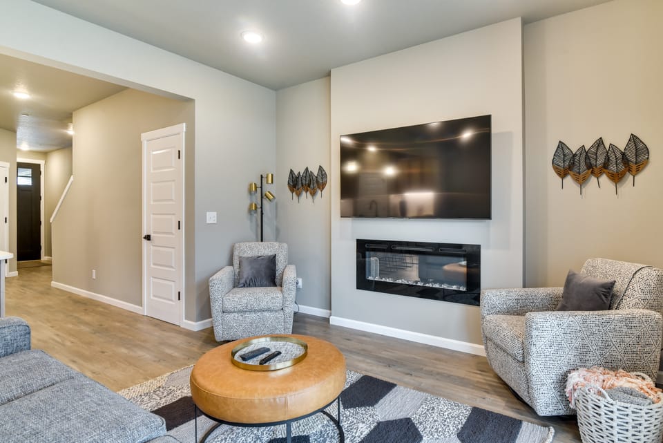 Elegant Vancouver Townhome - 18 Mi to Portland Apartment in Washington
