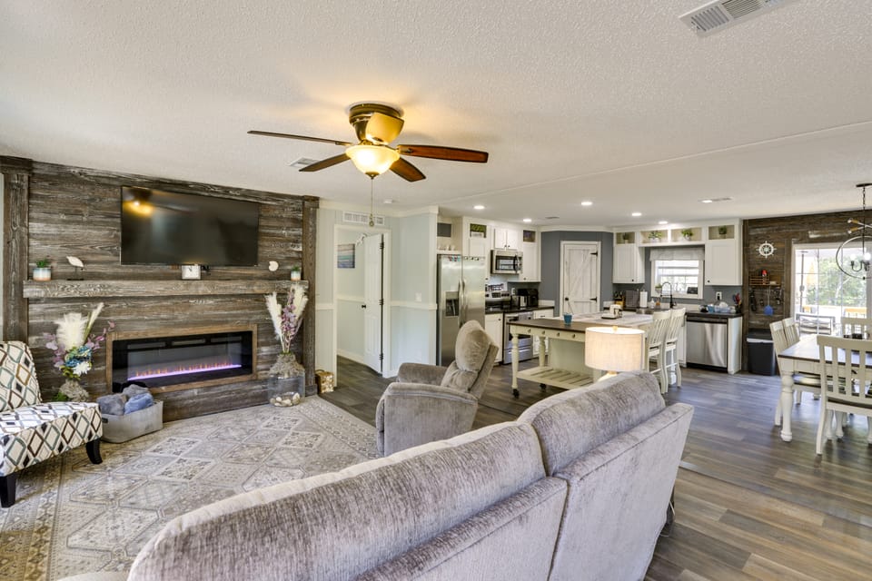 Charming Perry Home ~ 2 Mi to the Gulf! House in Florida