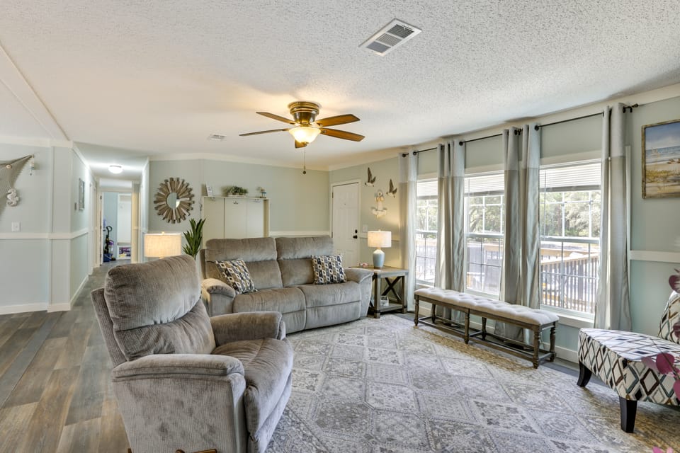 Charming Perry Home ~ 2 Mi to the Gulf! House in Florida