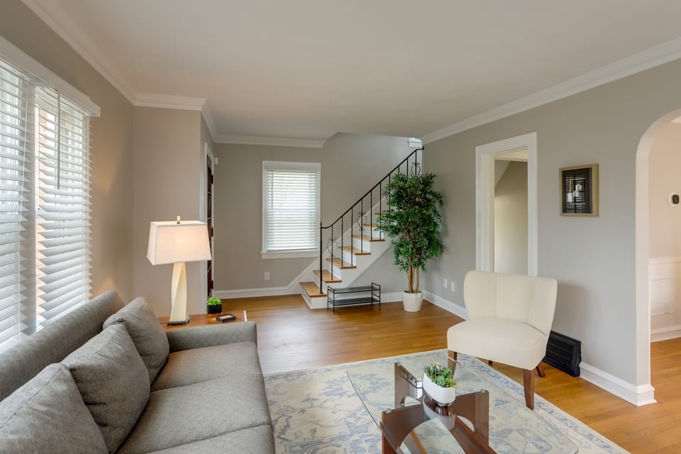 Walk to Lake Erie: Chic Home, Private Yard & Deck House in Lake Erie