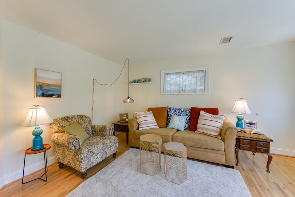 New Jersey Cottage w/ Grill - Short Walk to Beach! Cottage in Middle Township