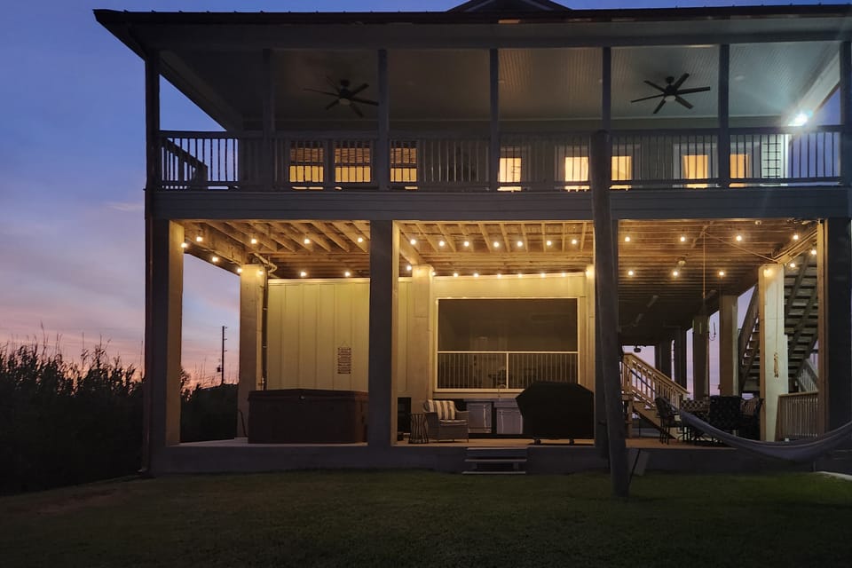 Lakefront NOLA Home w/ Hot Tub & Views! House in Ninth Ward