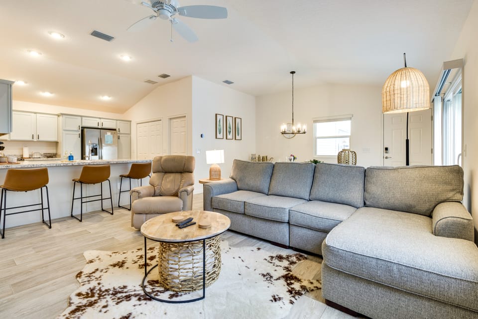 The Villages Home w/ Golf Cart & Community Pools! House in Wildwood