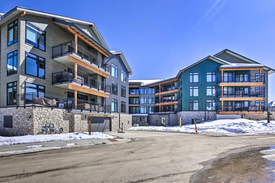Modern Winter Park Condo w/ Community Hot Tub! Apartment in Fraser