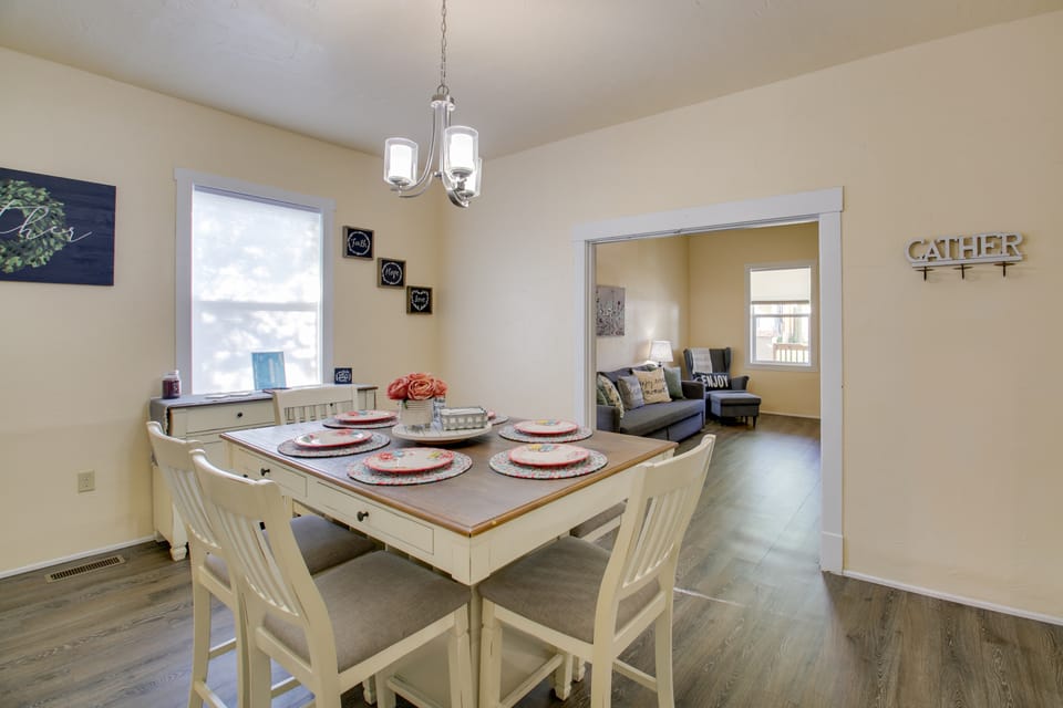 Walk to Dtwn Hot Springs: 'Lazy Daze Bungalow' House in Hot Springs